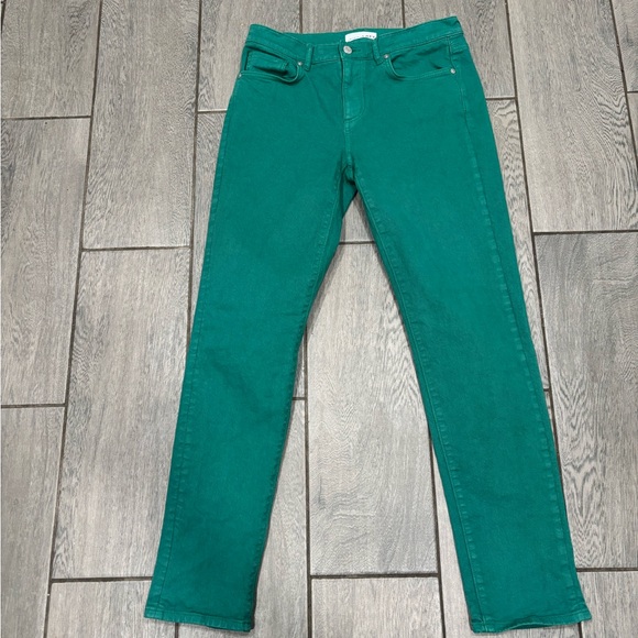 LOFT Girlfriend Jeans in Cove Green Size 26 - Picture 3 of 7